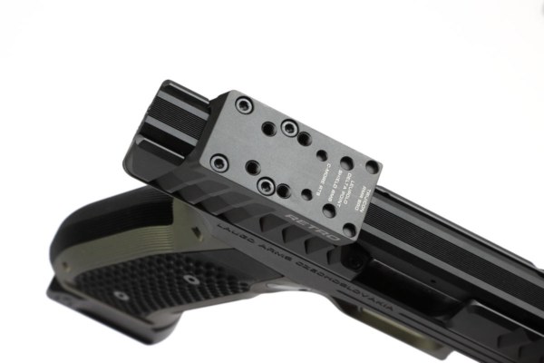 Laugo Arms ALIEN IPSC RETRO PDO Pistole – Bild 9