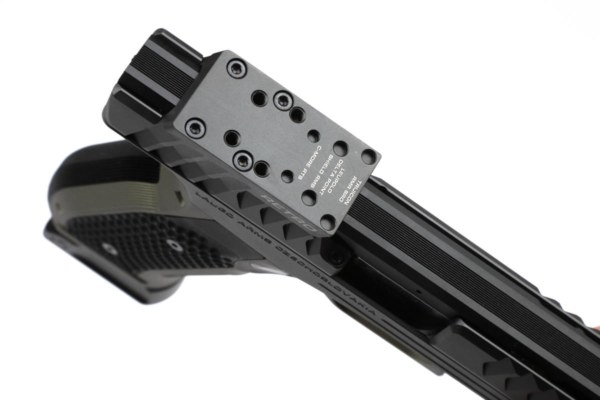 Laugo Arms ALIEN IPSC RETRO PDO Pistole – Bild 6