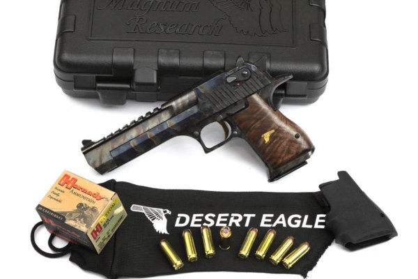 Desert Eagle XIX buntgehärtet Luxus-Holzgriff