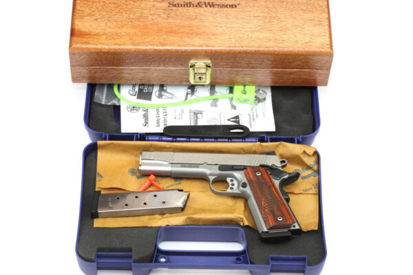 Smith Wesson 1911 Engraved 45ACP