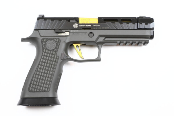 Sig Sauer P320 SPECTRE Comp. Schwarz/Gold – Bild 3